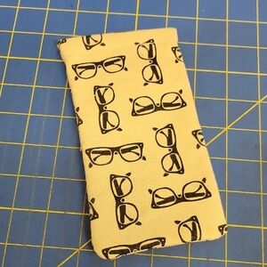 Eyewear Glasses Case 7" x 3.5" Pouch Sqeeze Open Top